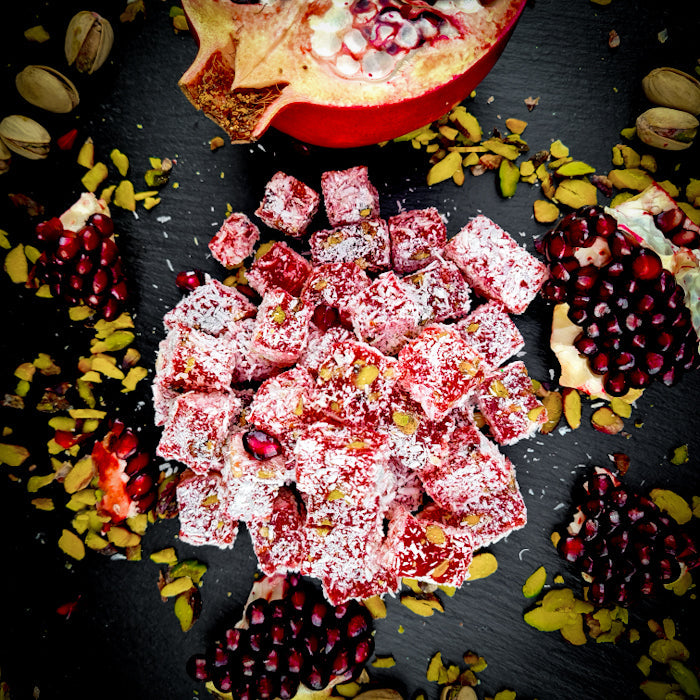 Гранатаболу лукумс с фисташками и кокосовыми орехами