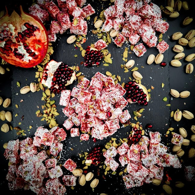 Гранатаболу лукумс с фисташками и кокосовыми орехами