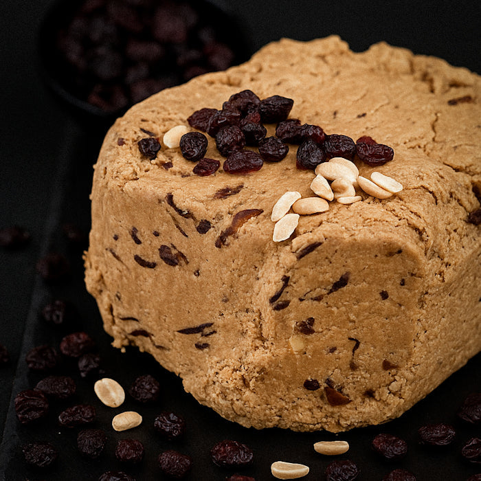 Халва - zemesriekstu ar dzērvenēm