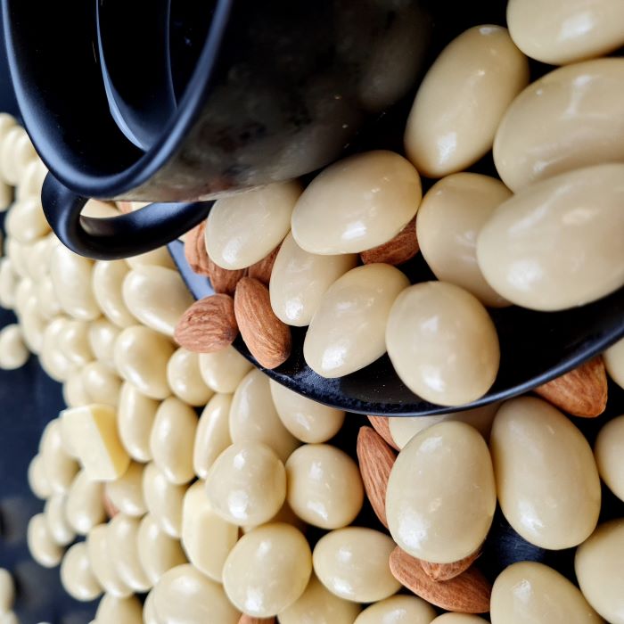 Дражеяс ар манделем балта бельгю шоколаде