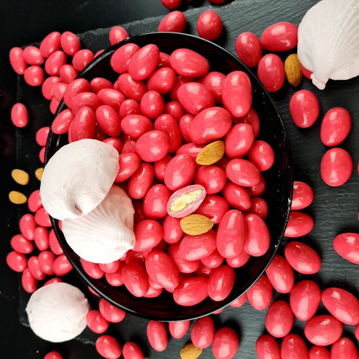 Дражеяс с розовой шоколадкой