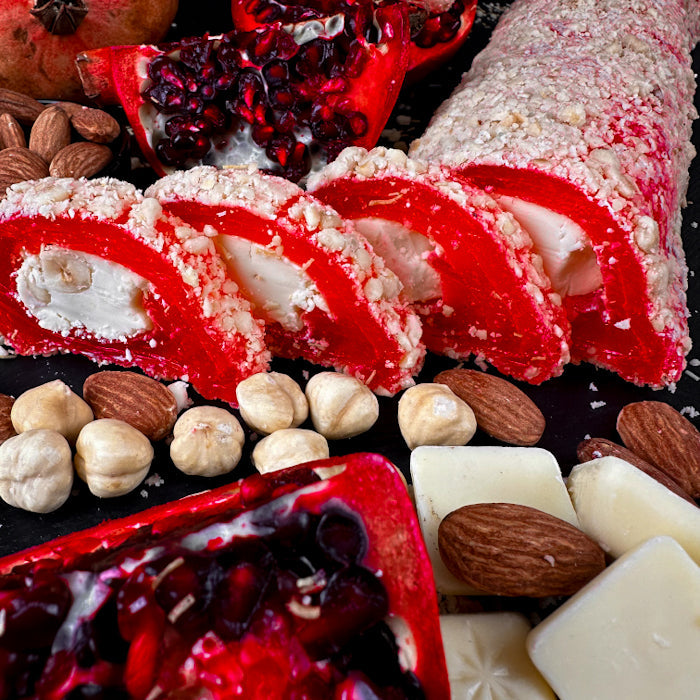 Granatabolu lukums ar mandelēm un lazdu Riekstiem 