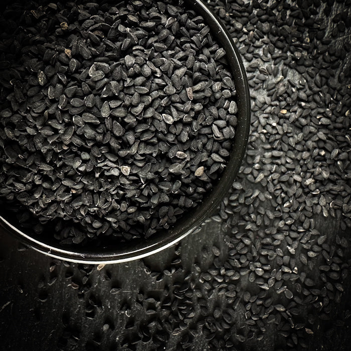 Melno ķimeņu sēklas