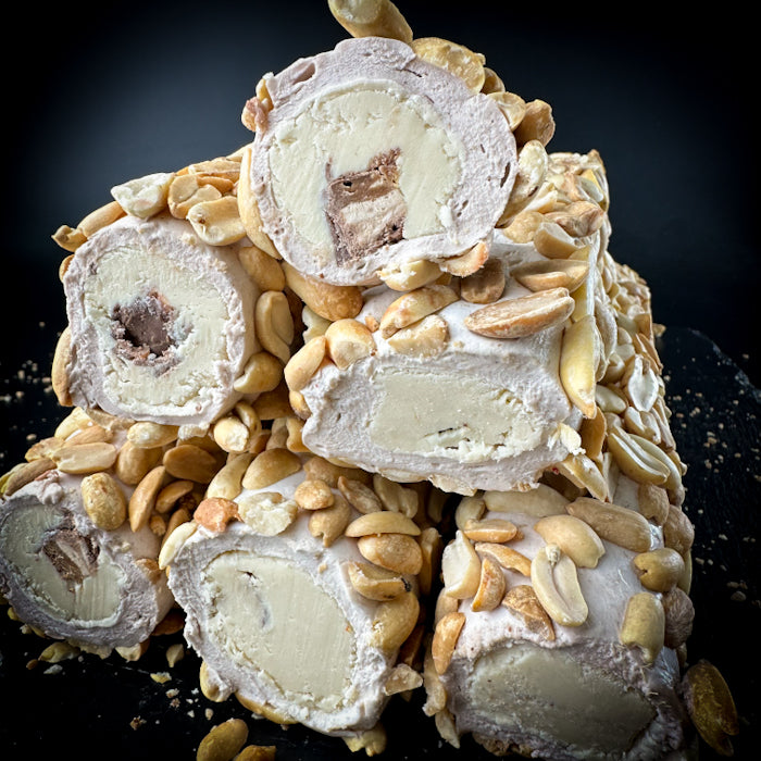 Lukums ar latte garšu un kraukšķīgiem zemesriekstiem