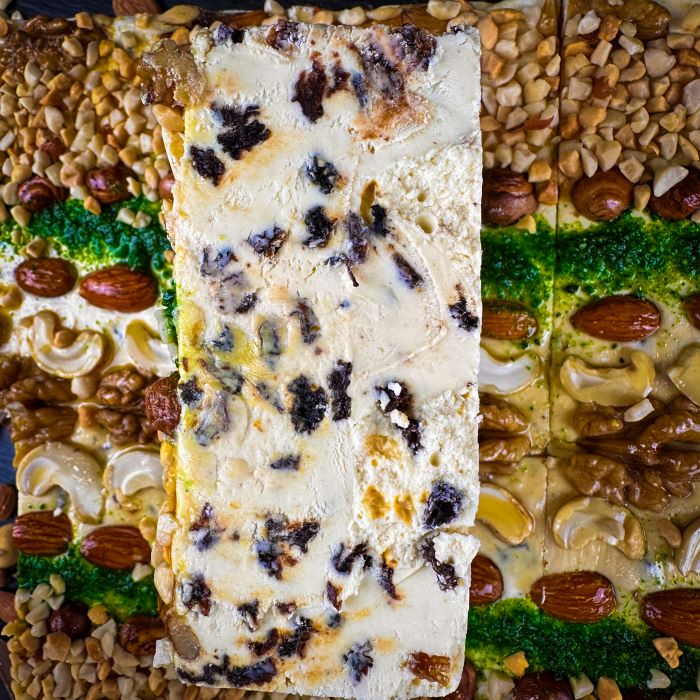 Riekstu-piena halva-serbets ar Riekstiem un saldējuma garšu 