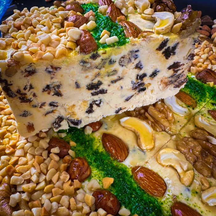 Riekstu-piena halva-serbets ar Riekstiem un saldējuma garšu 