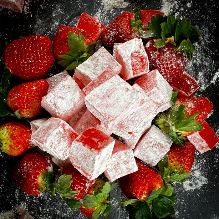 Zemeņu lukums kubiņos